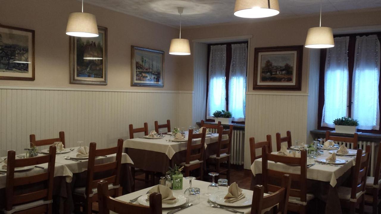 Albergo Ristorante Da Tunon Oviglio エクステリア 写真