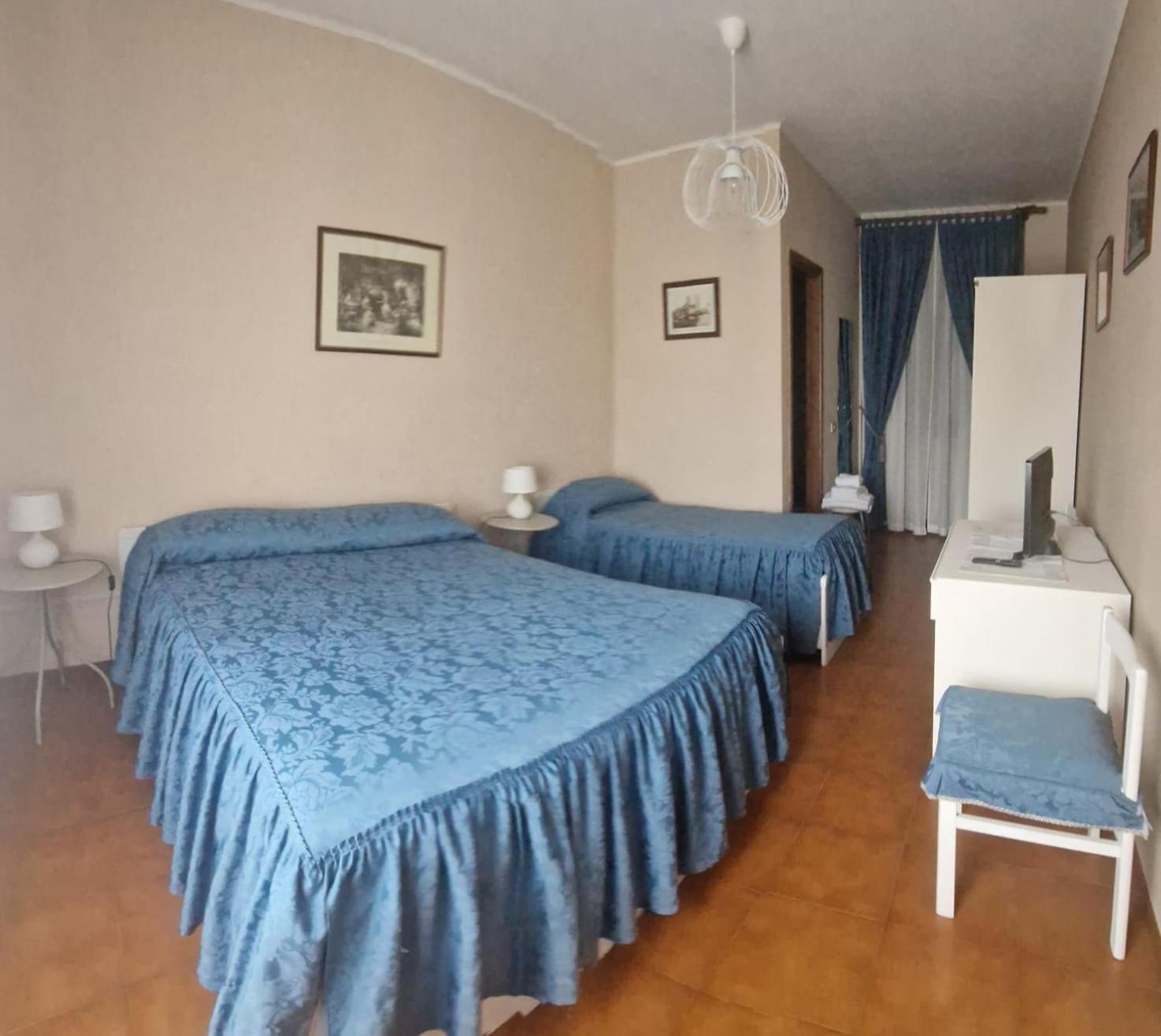 Albergo Ristorante Da Tunon Oviglio エクステリア 写真